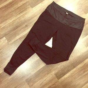 Black Fabletics leggings